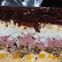 Tort owocowy  piętrowy