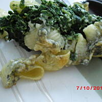 Zapiekanka makaronowo-szpinakowa z serem