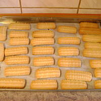 Cynamonki lub ciastka przez maszynkę