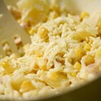 Sałatka ryżowa z kurczakiem i brzoskwinią