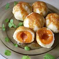 Knedle serowe z morelami