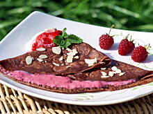 Fot. pchelka79, Kakaowe naleśniki z sosem malinowym