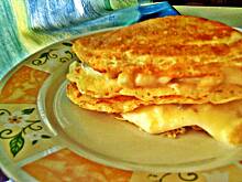 Fot. Luelle, Drożdżowe naleśniki z nadzieniem budyniowym