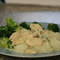 Kurczak w kremowym sosie estragonowym