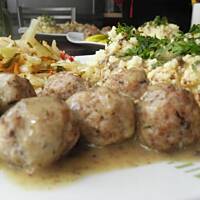 Klopsiki mięsno-grzybowe z sosem grzybowym.