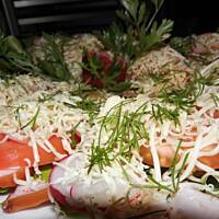 Przekąska z wędzonym kurczakiem.