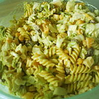 Sałatka z pekinką i brzoskwiniami