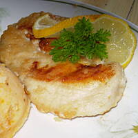 Smażona pierś z kurczaka w soku z cytryny