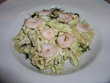 Fot. helas, Sałatka makaronowa z  avocado i krewetkami