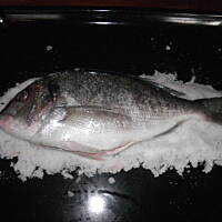 Ryba pieczona w grubej soli