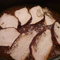 Pieczeń z majerankiem w winnym sosie!