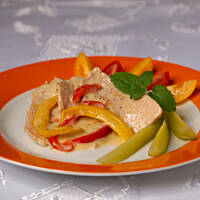 Schab paprykowy w sosie śmietanowym