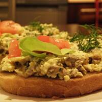 Pasta jajeczno-pieczarkowa.