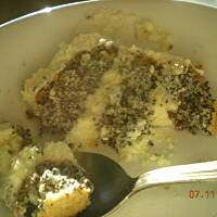 Tort makowy z kremem z bialej czekolady