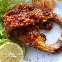 Łosoś w sosie z suszonych pomidorów