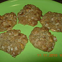 Owsiane ciasteczka z orzeszkami ziemnymi