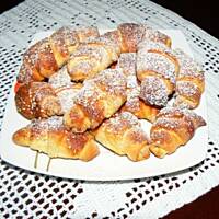 Rogaliki drożdżowe na jogurcie greckim, z czekoladą, mojeAM