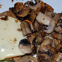 Filet z kurczaka z pieczarkami i mozarellą wg diety South Beach