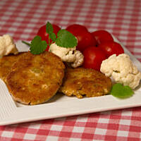 Kotlety kalafiorowe z jajem