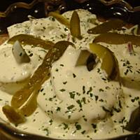 Roladki ze śledzi z kaparami w śmietanie