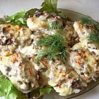 Leszcz zapiekany z grzybami i serem