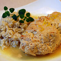 Roladki z kurczaka w winno - cytrynowo - maślanym sosie