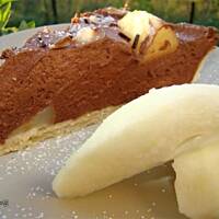 Tarta z musem czekoladowym i gruszkami