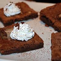 Czekoladowe kwadraciki z gruszką