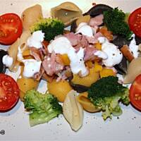 Sałatka z wędzonym kurczakiem