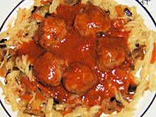 Fot. mariola2000, Pulpety w sosie paprykowym na makaronie z warzywami wg M&Ł