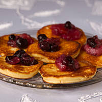 A'la omleciki jogurtowe z owocowym musem