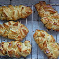 Filet z kurczaka zapiekany w cieście francuskim