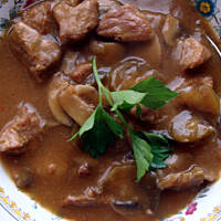 Gulasz wieprzowy z pieczarkami