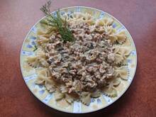 Fot. agf, Farfalle z sosem śmietanowo-kurkowym