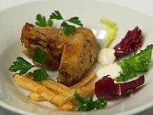 Fot. Wkn, Skrzydełka macerowane w ziołach