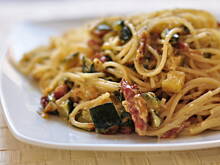 Fot. Bidi, Spaghetti w sosie śmietanowo-cukiniowym