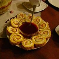 Roladki z łososiem i fetą