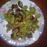 Bób z boczkiem i pestkami dyni