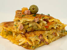 Fot. Wkn, Omlet grzybek z makaronem czyli lodówkowe czary mary