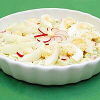 Sałatka wiosenna z jajkiem