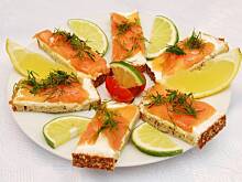 Fot. frankafiranka, Kanapki z łososiem na przystawkę lub kolację