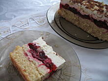 Fot. peggy83, Ciasto z chałwą i malinami
