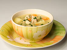 Fot. Wkn, Krupnik drobiowy na pęczaku