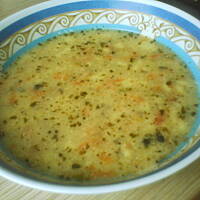 Zupa jarzynowo - ziołowa z kluskami lanymi