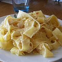 Makaron wstażki z boczkiem (Fettuccine alla papalina)