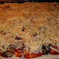 Pizza domowa na cieście półgrubym