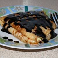 Naleśniki z serem i polewą kakaową