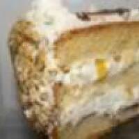 tort ze smietaną i brzoskwiniami