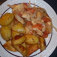 ryba zapiekana  z pieczonymi ziemniaczkami