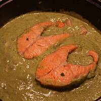 łosoś w zielonym sosie